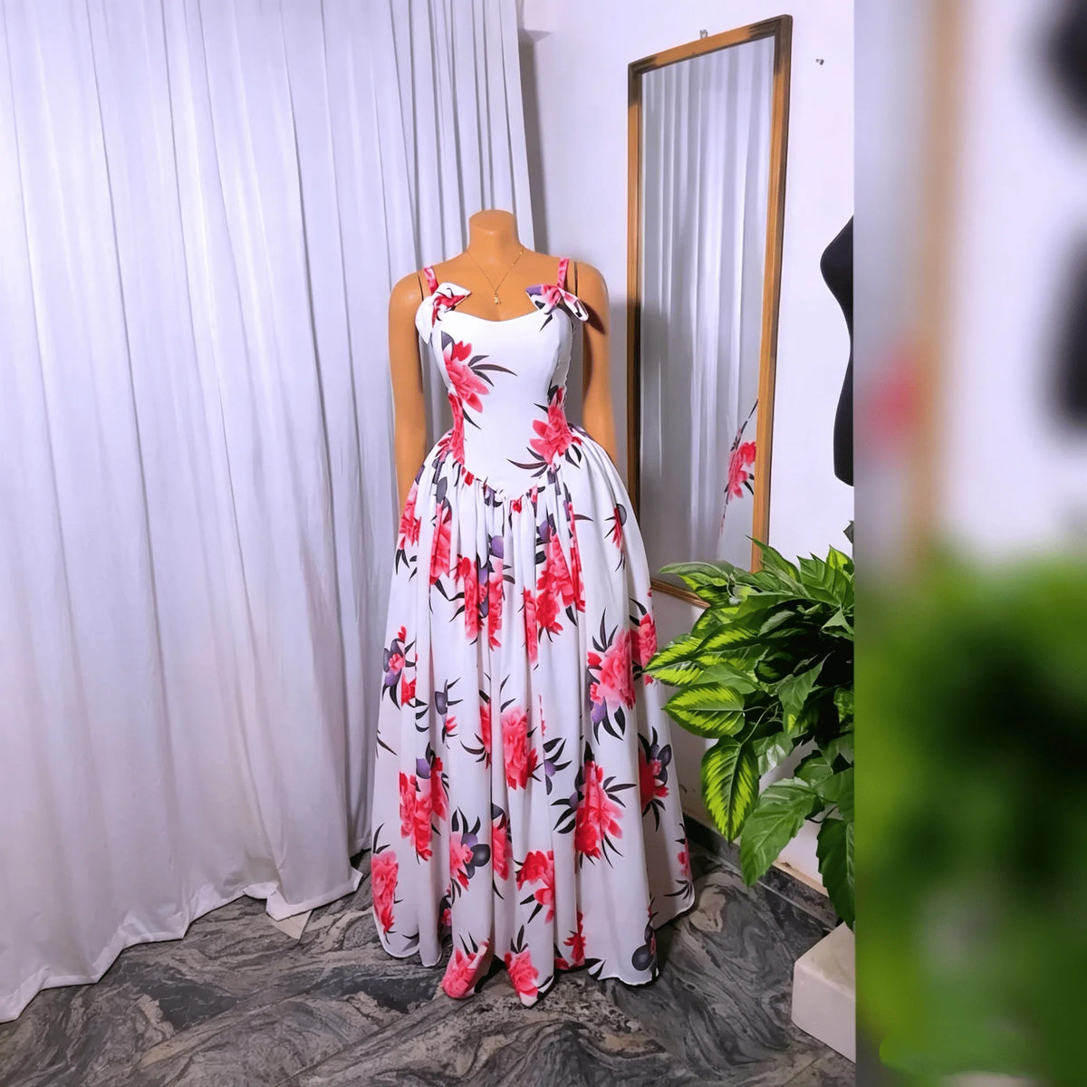 Abito Lungo da Donna con Stampa Floreale e Spalline a Fiocco