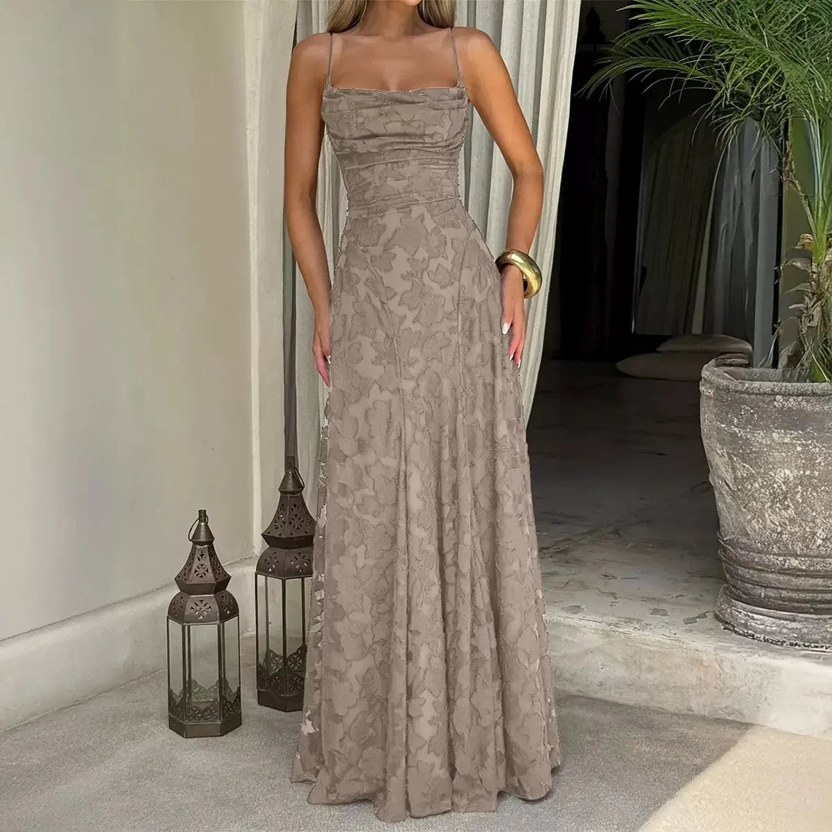 Abito Lungo da Donna in Chiffon Jacquard con Schiena Scoperta