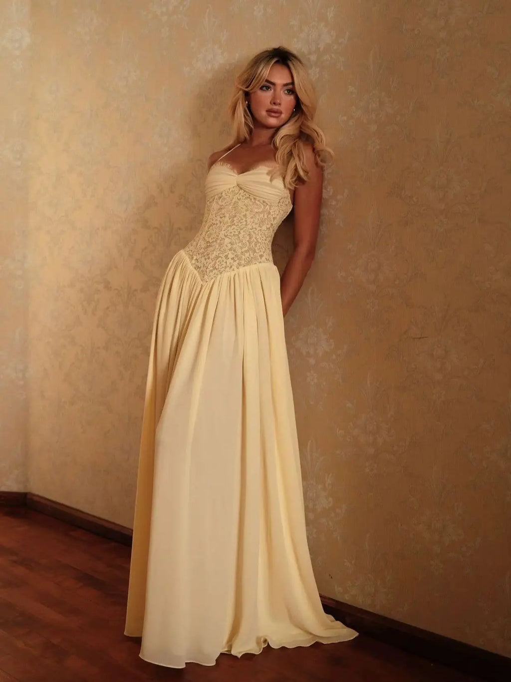 Abito Lungo da Donna in Chiffon all'Americana con Corsetto