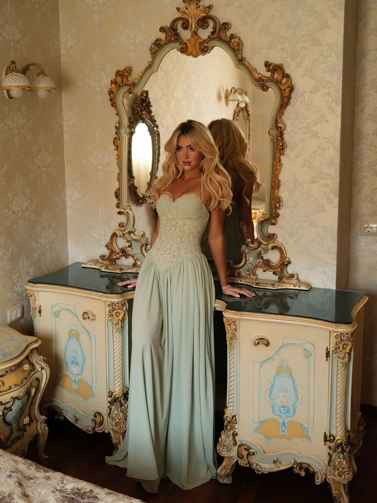 Abito Lungo da Donna in Chiffon all'Americana con Corsetto